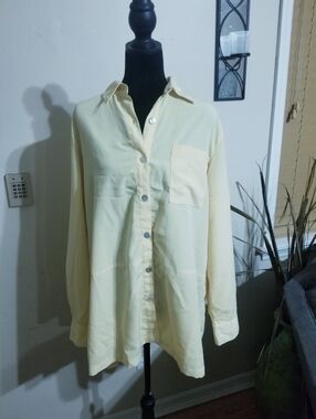 Travelsmith button top